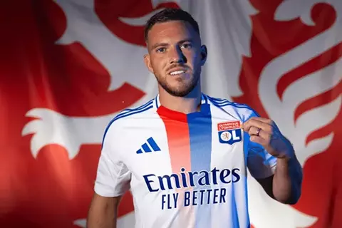 بعد عام في ليون.. فيريتو يوقع مع العربي القطري